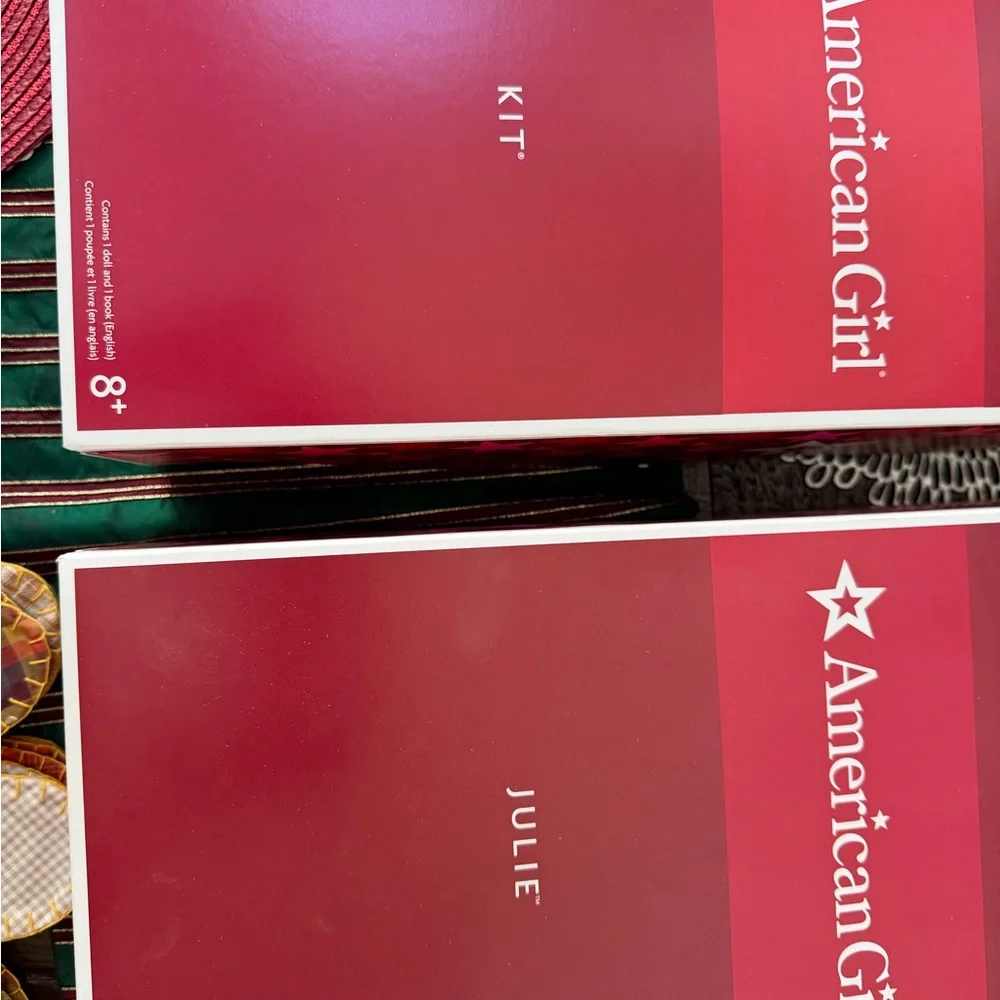 American Girl Doll - Isabelle - Plus 2 boxes of accessories. - Picture 10 of 10